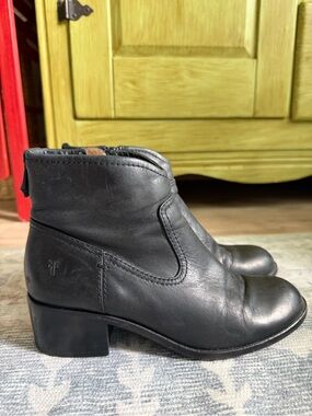Frye Claire Ankle Boots in Black